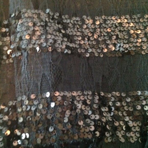 BLACK SEQUINED COCKTAIL DRESS - SIZE 6 - Picture 3 of 4